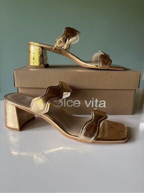 NIB Dolce Vita Ilva Block Heel Slide Sandal Crinkle Metallic Gold Patent Size 10